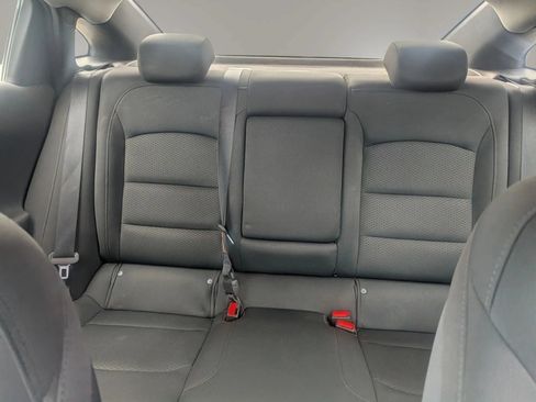 Used 2017 Chevrolet Malibu LT FWD image 17