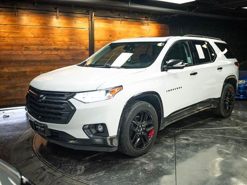 Used 2020 Chevrolet Traverse Premier w/ Redline Edition AWD/4WD image 2