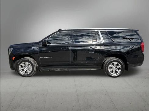 Used 2023 GMC Yukon XL SLE image 2