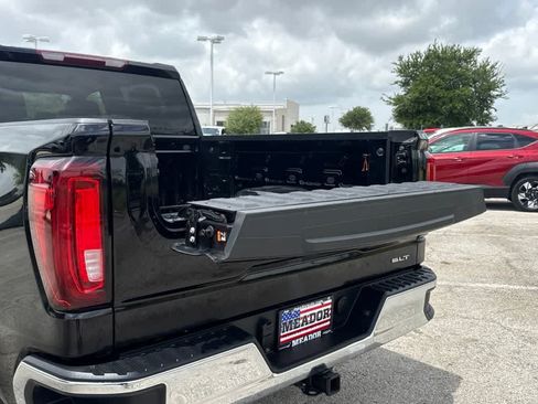 Used 2025 GMC Sierra 1500 SLT RWD image 12