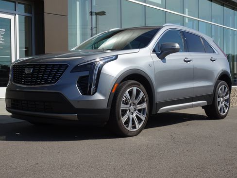 Used 2023 Cadillac XT4 Premium Luxury w/ Technology Package AWD/4WD image 1