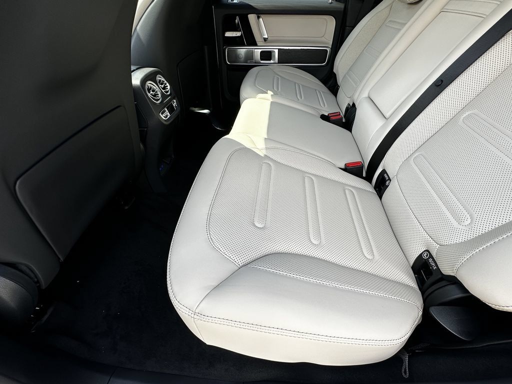 New 2027 Mercedes-Benz G 580 e image 24