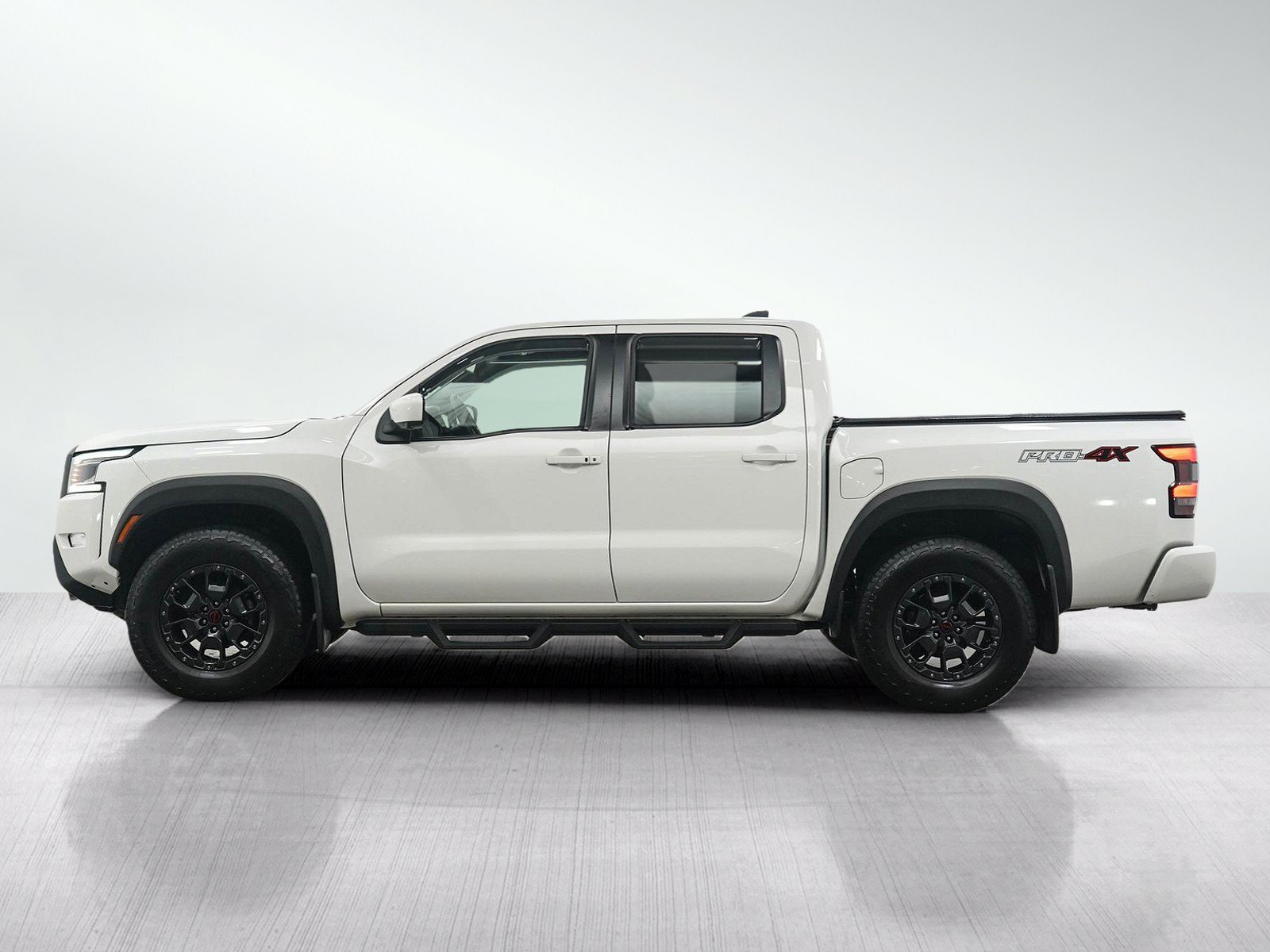 Used 2023 Nissan Frontier PRO-4X w/ Pro-4X Premium Package AWD/4WD image 2