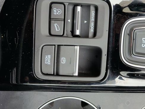 Used 2025 Honda Pilot Sport image 18