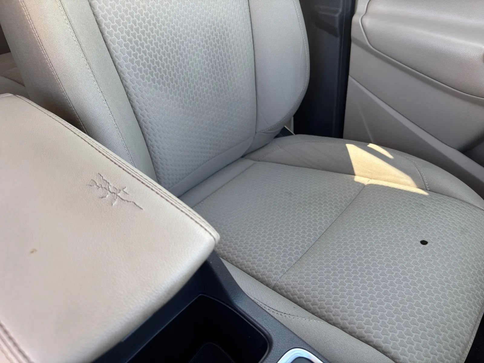 Used 2017 Ford Escape SE FWD image 30