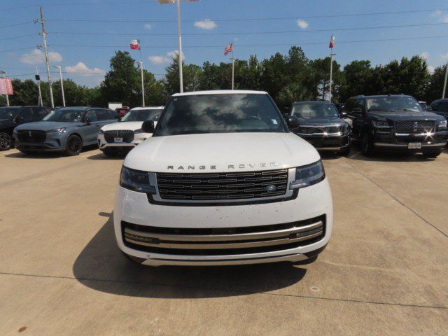 Used 2024 Land Rover Range Rover SE AWD/4WD image 4