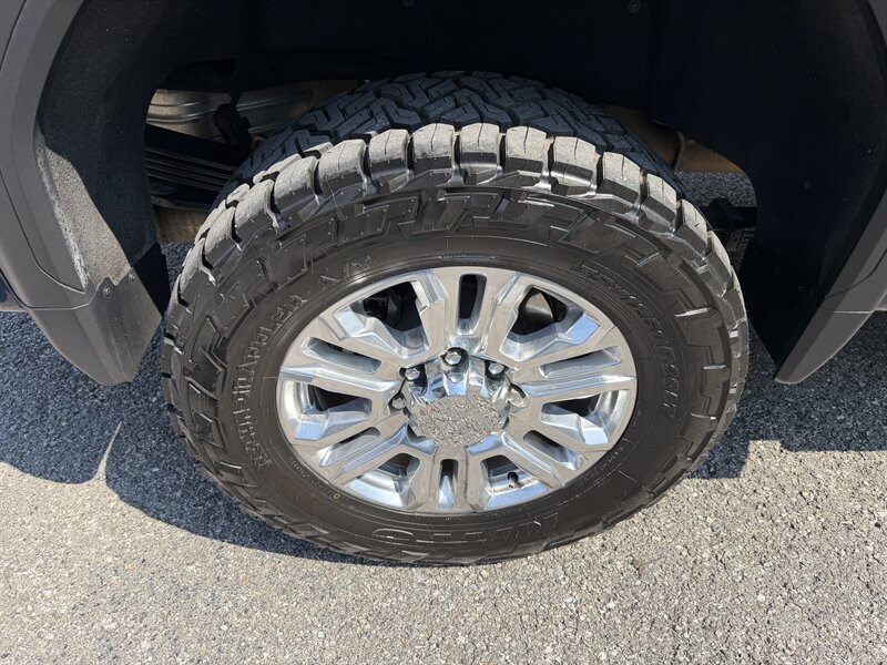 Used 2022 GMC Sierra 2500 Denali AWD/4WD image 11