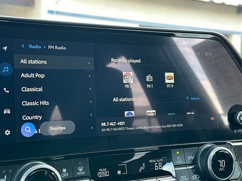 Used 2024 Toyota Highlander XSE FWD image 26