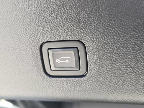 Used 2020 Chevrolet Traverse LT AWD/4WD image 12