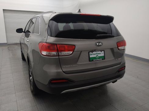 Used 2017 Kia Sorento EX image 6