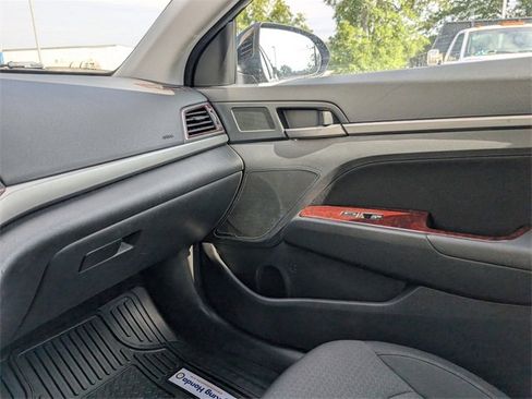 Used 2017 Hyundai Elantra Value Edition image 30