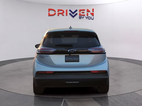 Used 2022 Chevrolet Bolt LT w/ Infotainment Package image 4