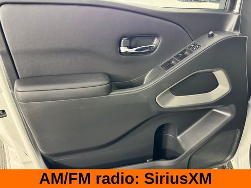 Used 2024 Nissan Frontier SV AWD/4WD image 9