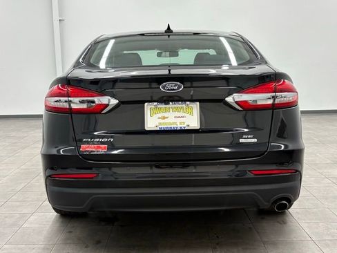 Used 2020 Ford Fusion SE image 3