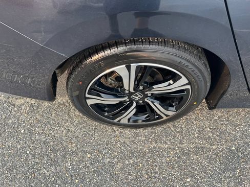 Used 2018 Honda Civic Touring image 42
