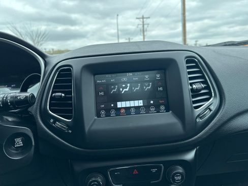 Used 2021 Jeep Compass Latitude w/ Sun and Sound Group AWD/4WD image 47