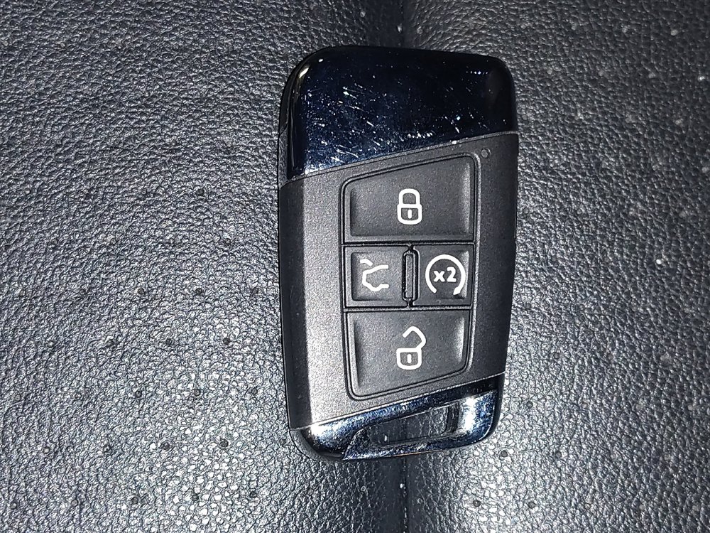 Used 2022 Volkswagen Atlas Cross Sport SE FWD image 32