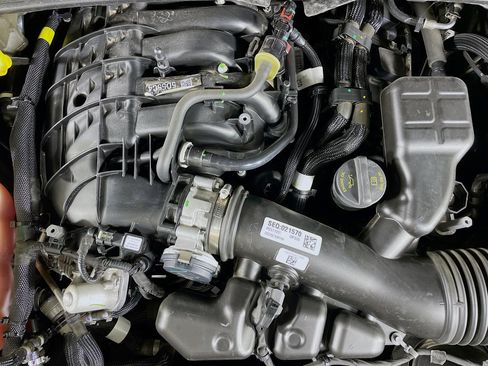 Used 2023 Jeep Grand Cherokee Limited w/ Luxury Tech Group II image 34