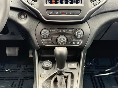 Used 2023 Jeep Cherokee Altitude Lux AWD/4WD image 19