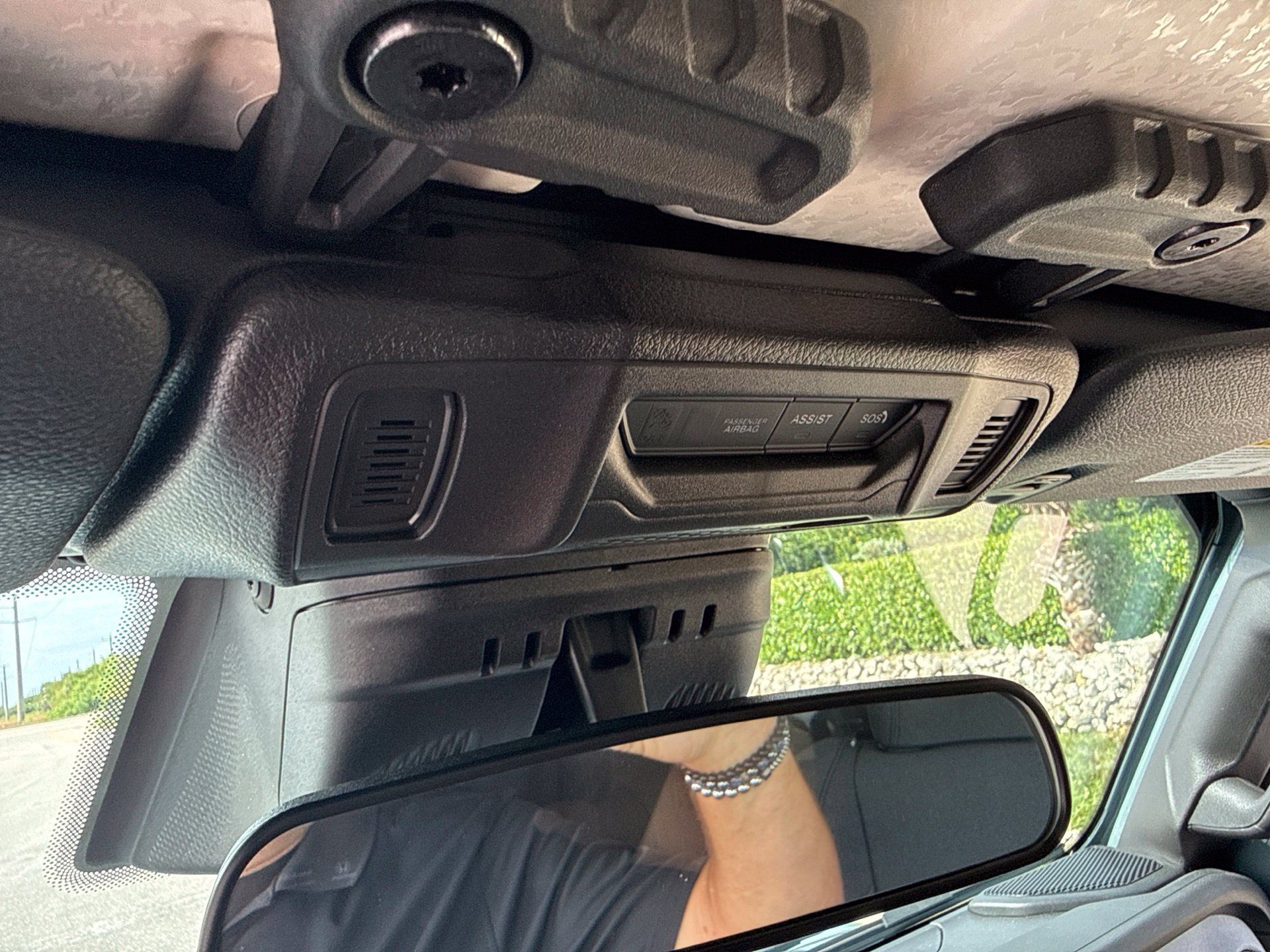 Used 2025 Jeep Wrangler Sport AWD/4WD image 17