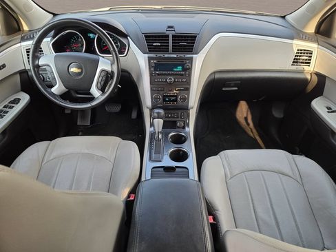Used 2012 Chevrolet Traverse LTZ FWD image 18