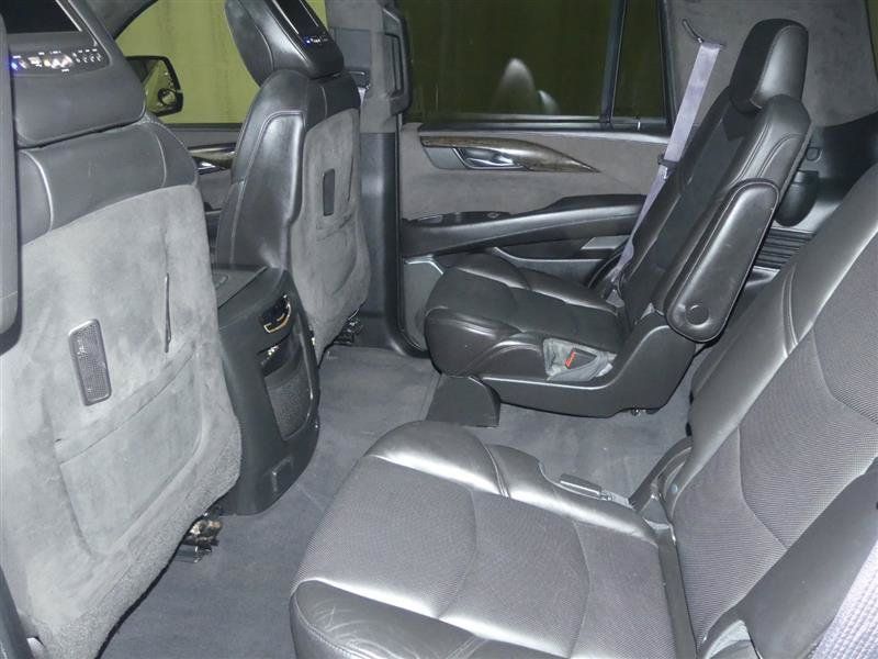 Used 2015 Cadillac Escalade Platinum AWD/4WD image 6