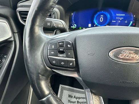 Used 2020 Ford Explorer Platinum w/ Premium Technology Package AWD/4WD image 17