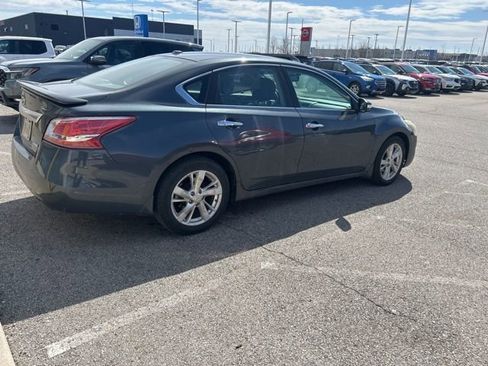 Used 2013 Nissan Altima 2.5 SL w/ Technology Pkg image 3