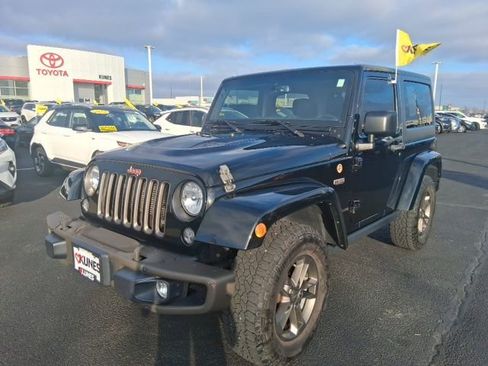 Used 2016 Jeep Wrangler Sahara AWD/4WD image 2