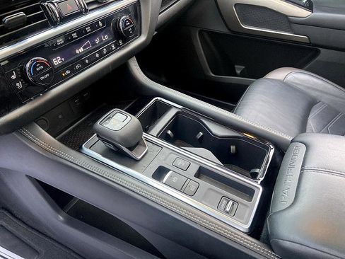 Certified 2023 Nissan Pathfinder Platinum image 15