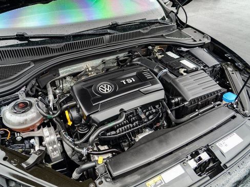 Used 2019 Volkswagen Jetta GLI image 30