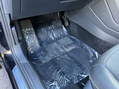 Used 2024 Volkswagen Taos SE image 17