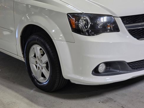 Used 2012 Dodge Grand Caravan Crew FWD image 10