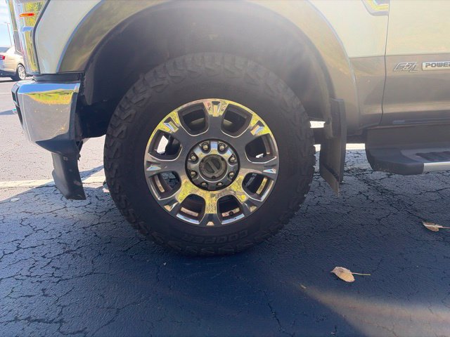 Used 2021 Ford F350 Lariat w/ Lariat Ultimate Package AWD/4WD image 4