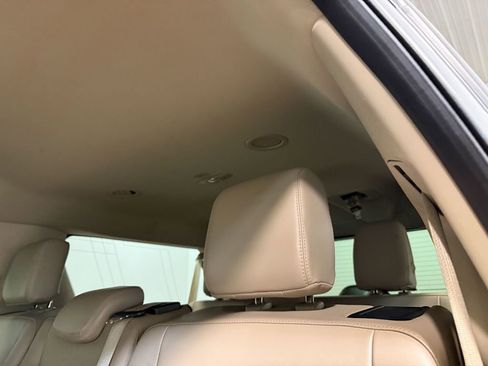 Used 2024 Ford Expedition Max XLT image 9