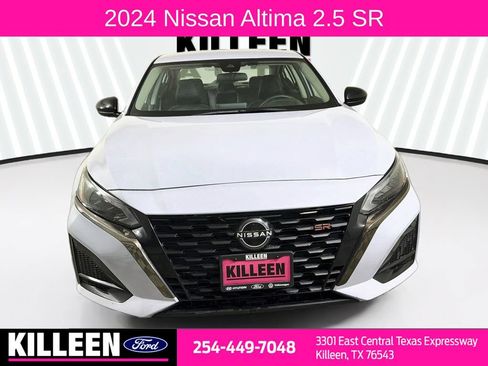Used 2024 Nissan Altima 2.5 SR FWD image 2