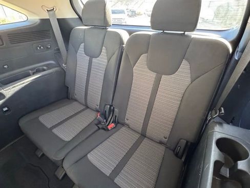Used 2023 Kia Sorento LX image 28