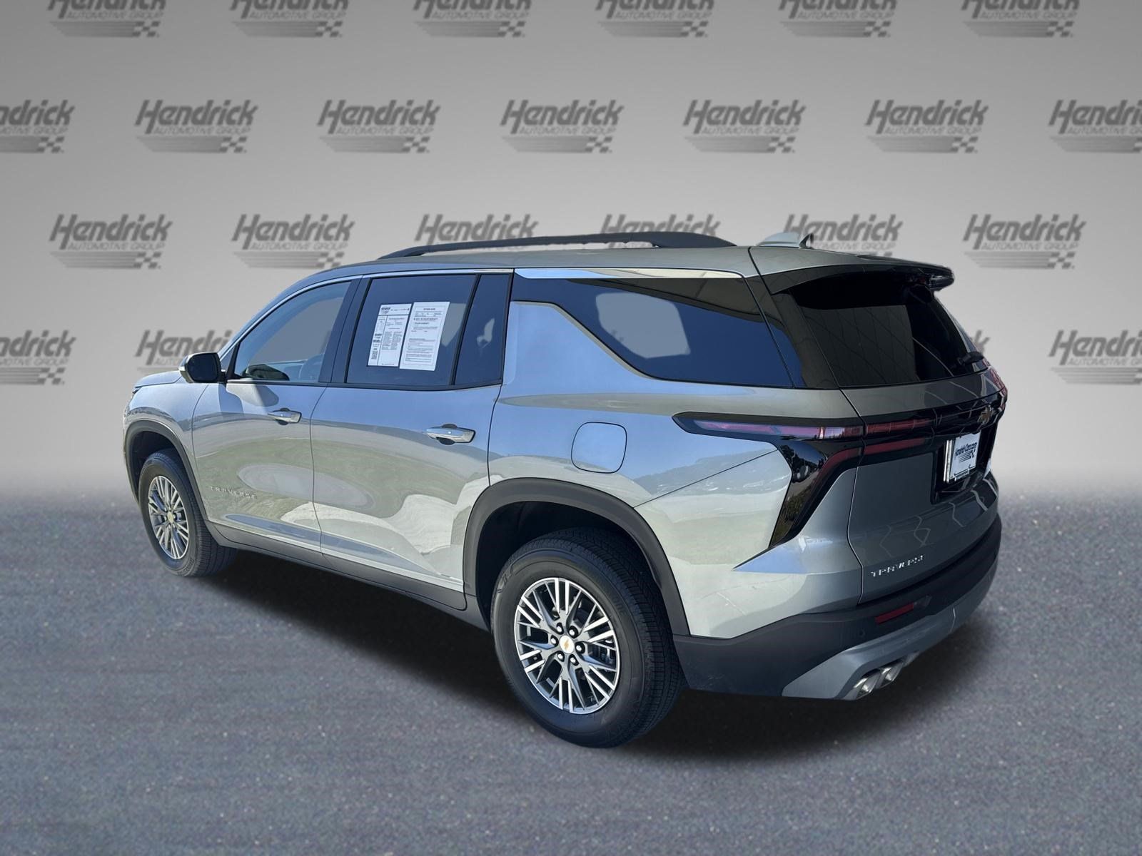 Used 2026 Chevrolet Traverse LT w/ Driver Confidence Package FWD image 9