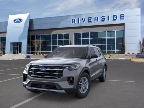 New 2026 Ford Explorer Active w/ Active Comfort Package image 3
