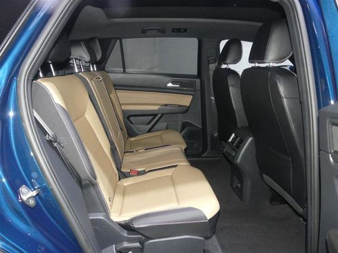 Used 2022 Volkswagen Atlas Cross Sport SE w/ Panoramic Sunroof Package image 27