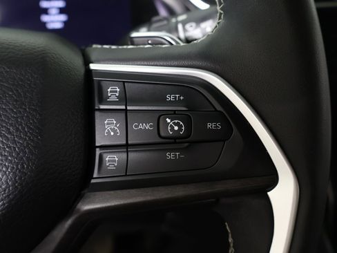 Used 2023 Jeep Grand Cherokee L Limited image 48