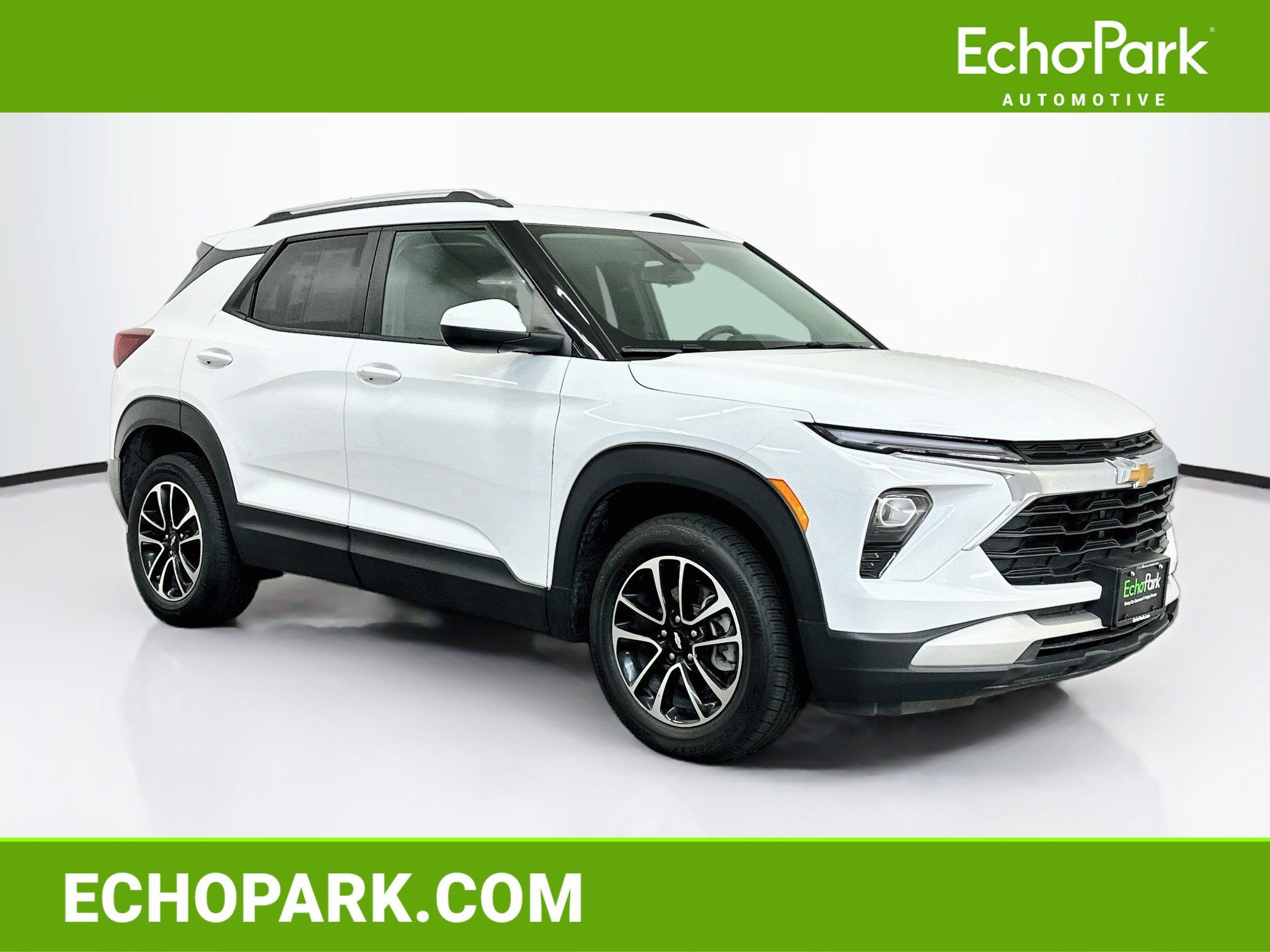 Used 2025 Chevrolet TrailBlazer LT AWD/4WD image 1