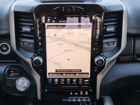 Used 2019 RAM 1500 Laramie image 27