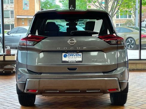 Used 2024 Nissan Rogue SL w/ SL Premium Package AWD/4WD image 9