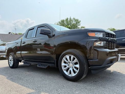 Used 2020 Chevrolet Silverado 1500 Custom w/ Custom Value Package AWD/4WD image 9
