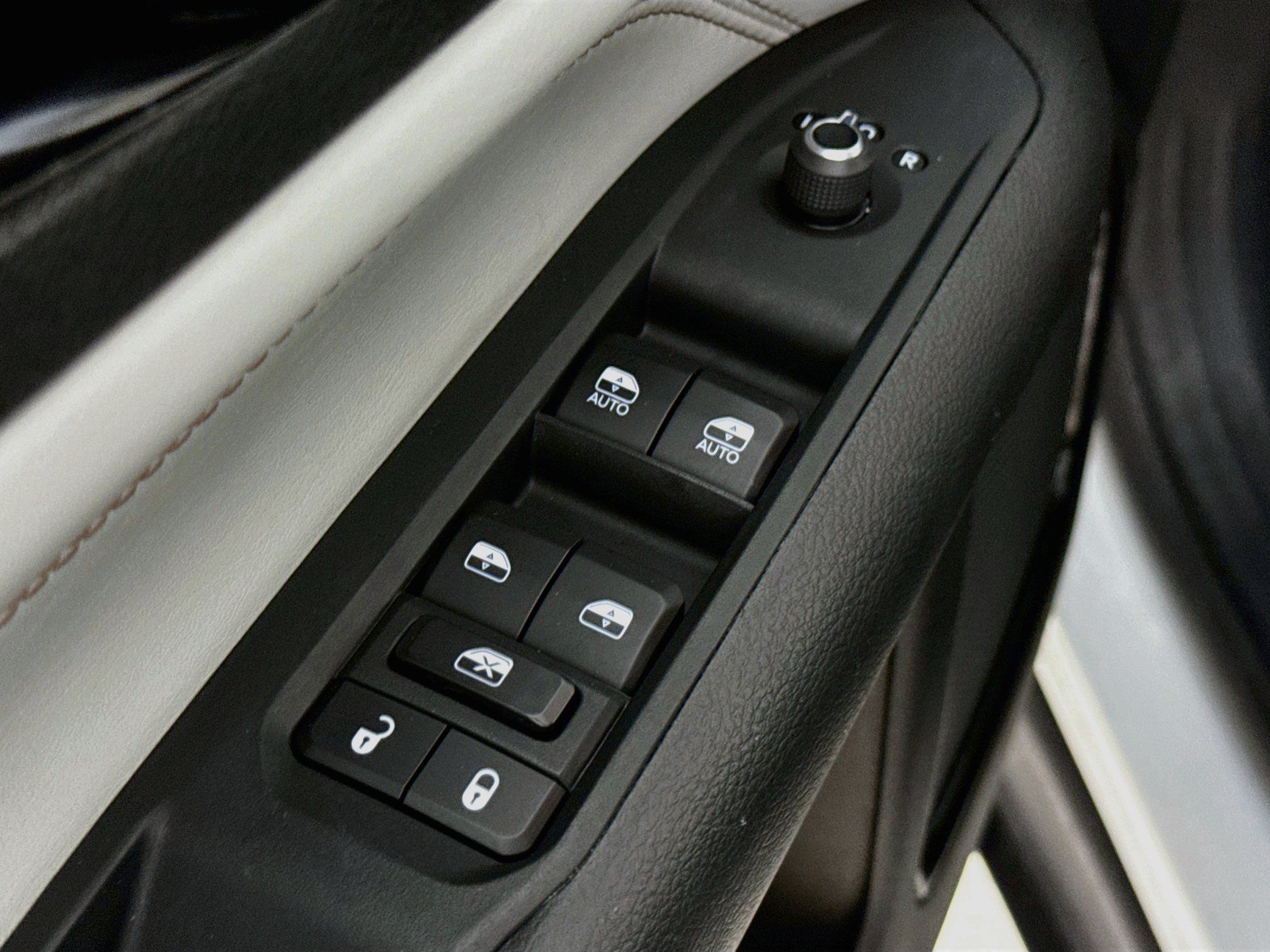 Used 2025 Jeep Compass Limited AWD/4WD image 20