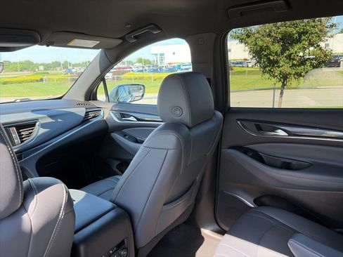 Used 2024 Buick Enclave Premium AWD/4WD image 50