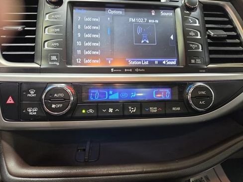 Used 2018 Toyota Highlander Limited AWD/4WD image 13