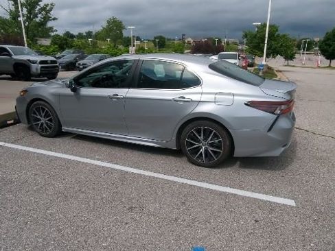 Used 2024 Toyota Camry SE w/ Convenience Package FWD image 7