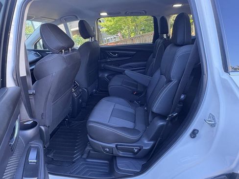 Used 2024 Subaru Ascent Premium w/ Convenience Package AWD/4WD image 9